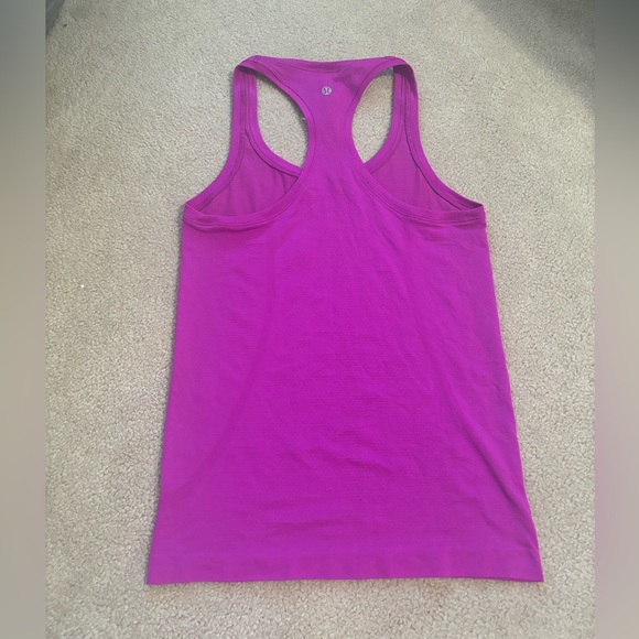 Lululemon Swiftly Tech Razorback! Never worn!! - Picture 2 of 2